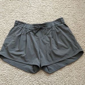 Lululemon Stroll at Sundown Short 3”